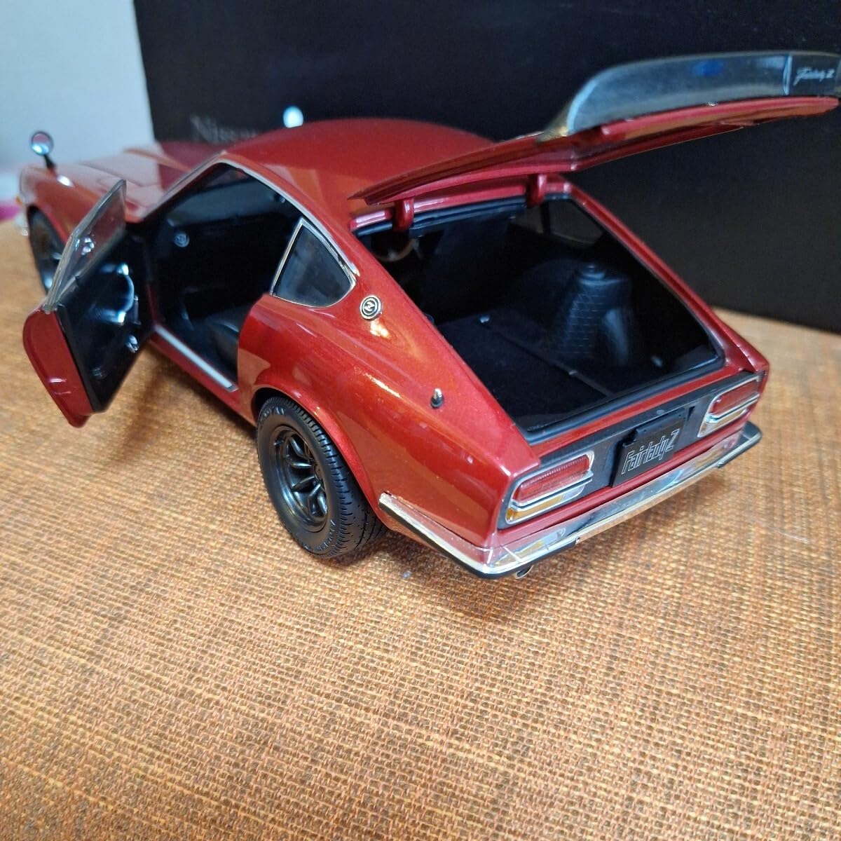 Amazon.co.jp: 京商 フェアレディZ 1/18 レア 限定 ミニカー オート